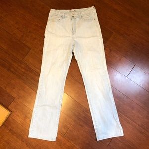 Chicos Platinum Quartz RG Stretch Jeans Sz 1.5 Reg